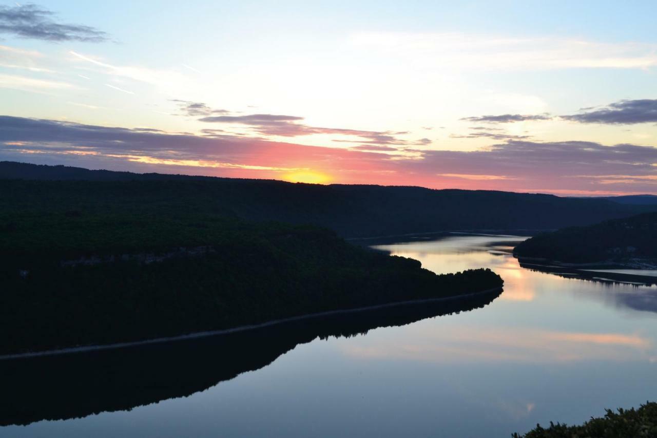 Vvf Jura Lac De Vouglans Maisod المظهر الخارجي الصورة