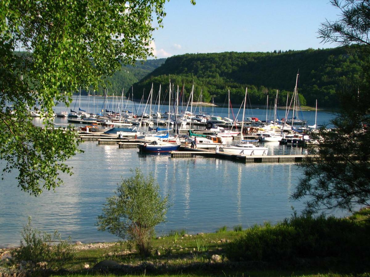 Vvf Jura Lac De Vouglans Maisod المظهر الخارجي الصورة